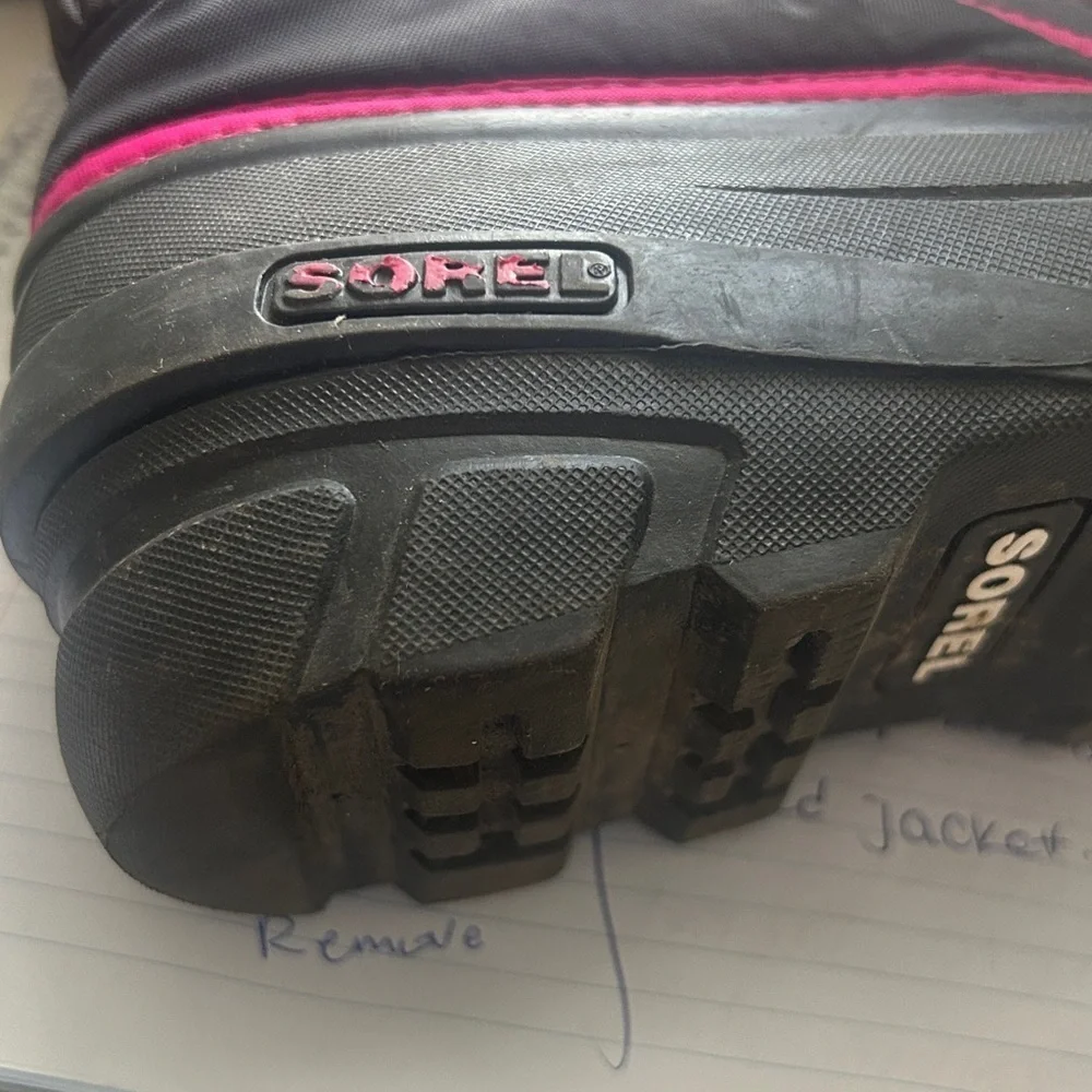 Women's Sorel Snow Boots Black/ Hot Pink Size 5